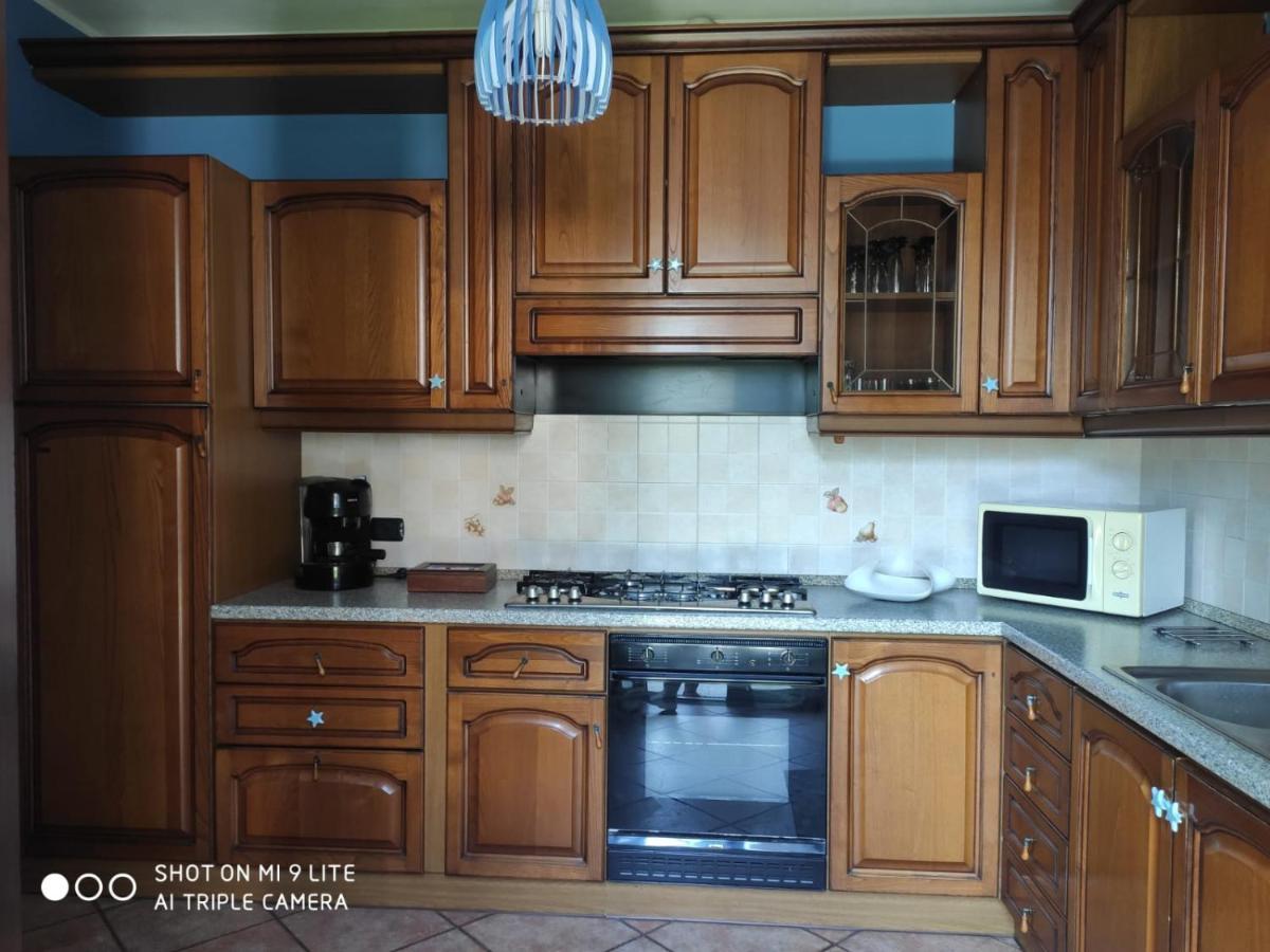 Casa Vacanza Il Glicine Casale Corte Cerro Kültér fotó