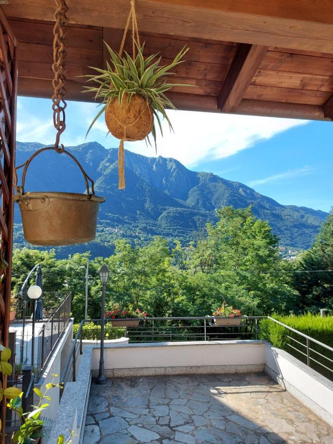Casa Vacanza Il Glicine Casale Corte Cerro Kültér fotó