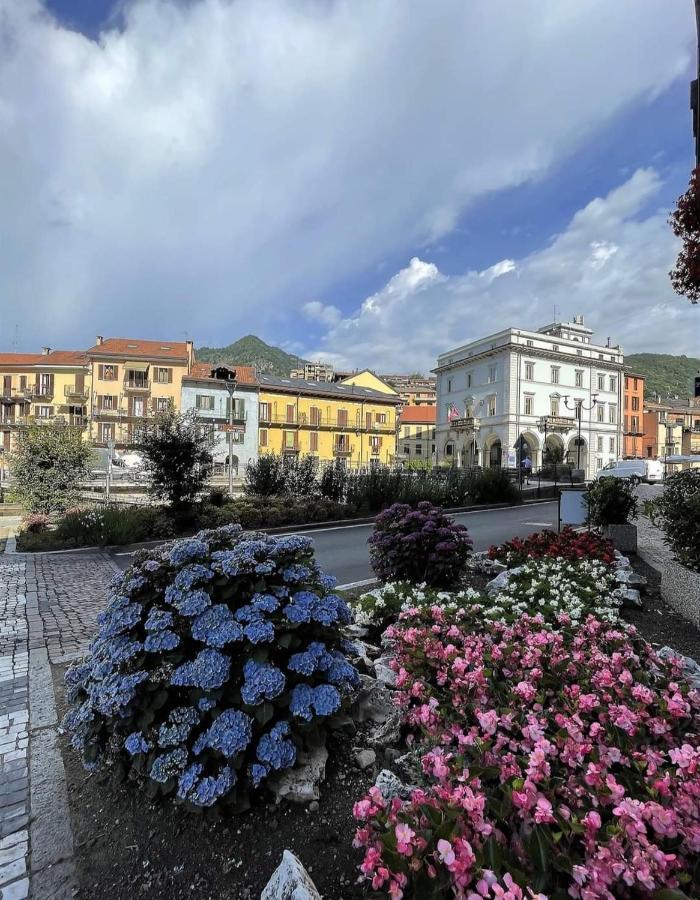 Casa Vacanza Il Glicine Casale Corte Cerro Kültér fotó
