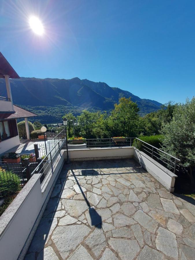 Casa Vacanza Il Glicine Casale Corte Cerro Kültér fotó