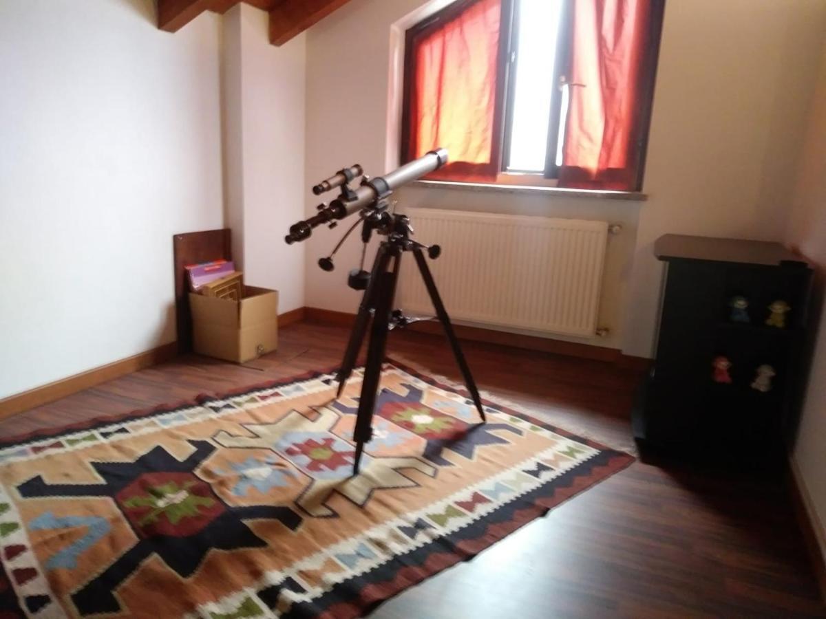 Casa Vacanza Il Glicine Casale Corte Cerro Kültér fotó
